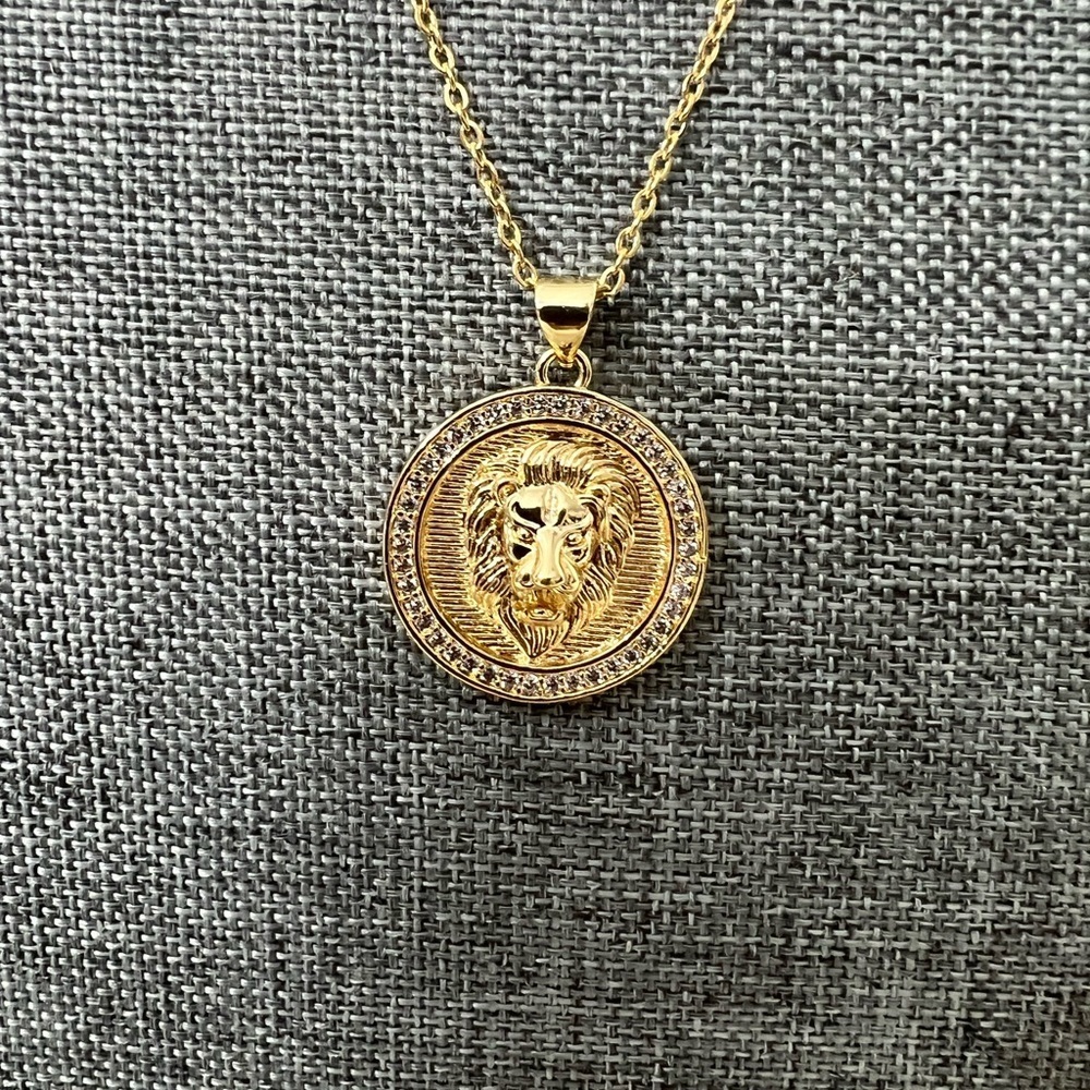 Fashion Jewelry Unisex Chain 24” Inches Lion With Rhinestones Around the…☑️